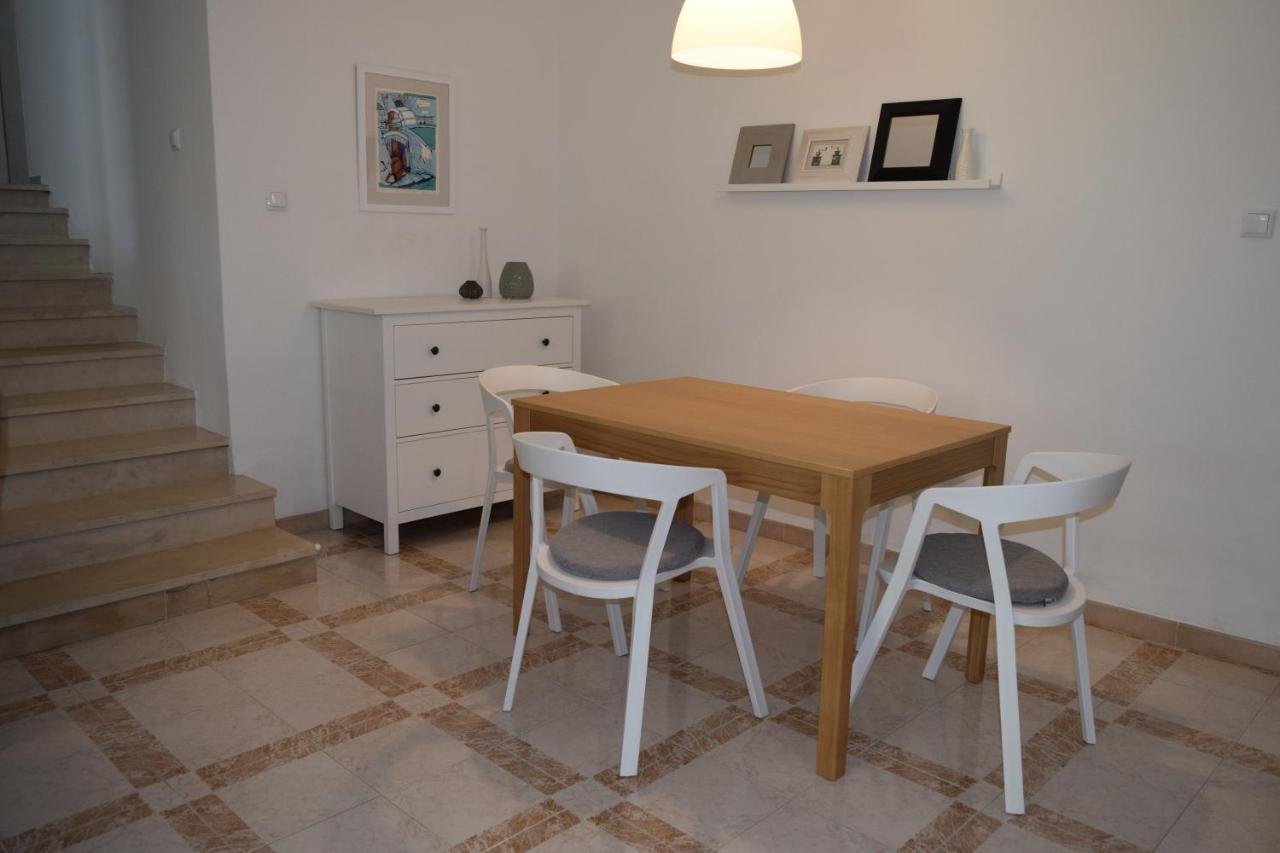 Lovely Apartment With Two Terraces*** Pula Exterior photo